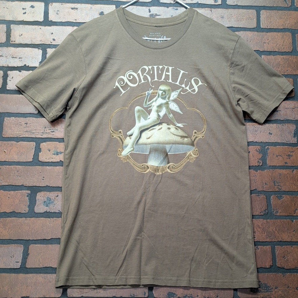 Melanie‎ Martinez Portals Fairy Mushroom Graphic Tee Brown Women's M Unisex